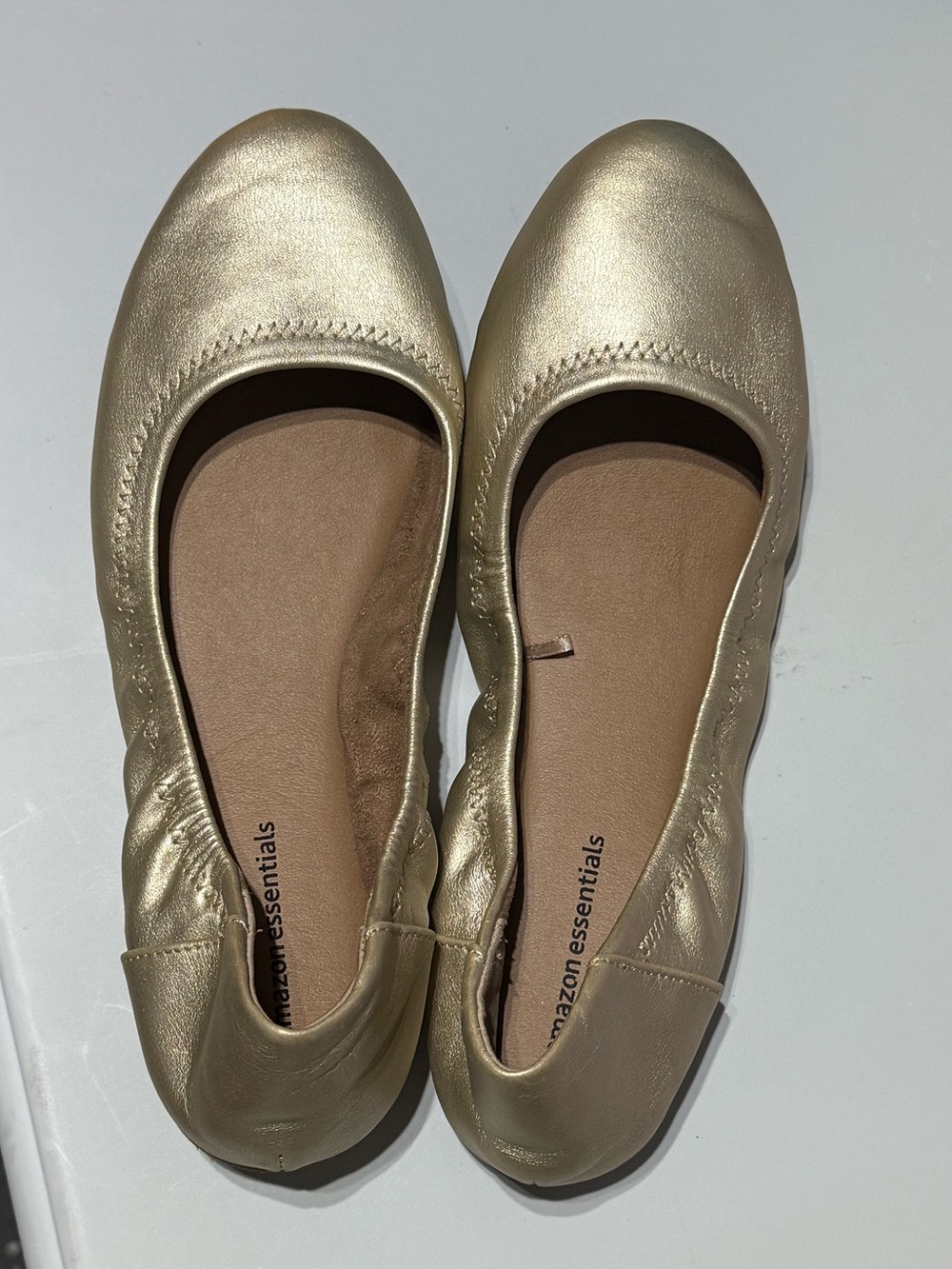 Amazon Essentials Metallic Gold Scrunch Ballet Flats Foldable Size 8 NWOT